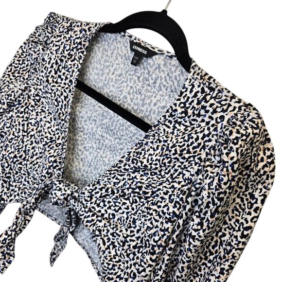Express Women's XXS Animal Print Long Sleeve Tie-Front Long Sleeve Crop Top - Picture 5 of 16